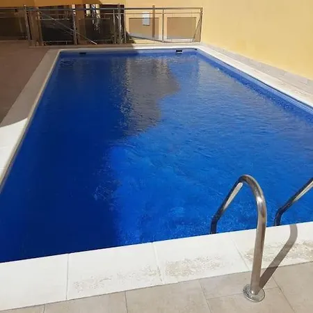 La Perla Ocean View Apartment *