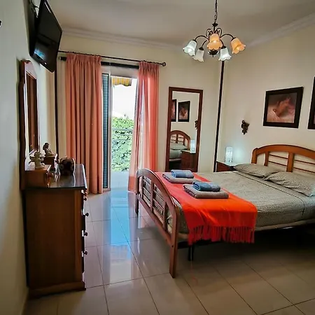 La Perla Ocean View Apartment