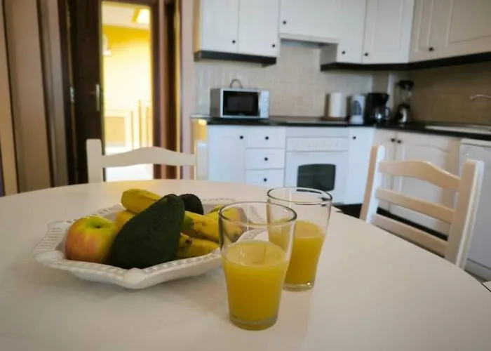 La Perla Ocean View Apartament *